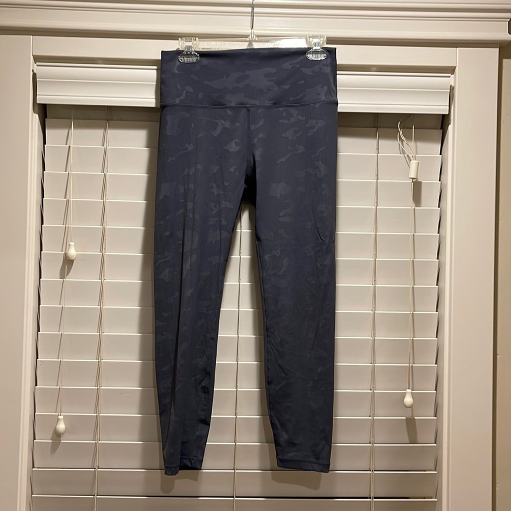 ZYIA Battleship Gray Camo Luxe 24” high rise leggings 8/10